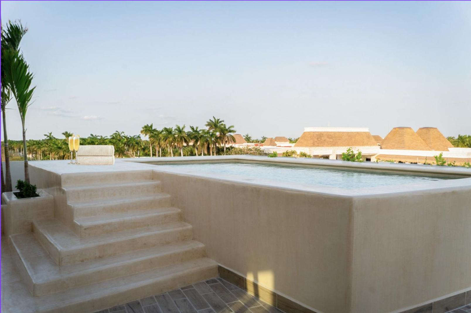 2 Bd Suite With Balcony Gym Rooftop Pool Hot Tub Playa del Carmen Exterior photo